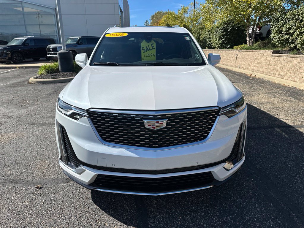 Used 2025 Cadillac XT6 Premium Luxury w/ LPO, Floor Liner Package AWD/4WD image 20