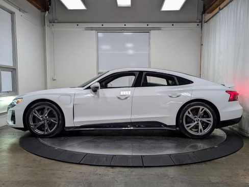 Used 2022 Audi e-tron GT Premium Plus image 6