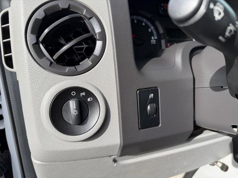 Used 2014 Ford E-250 and Econoline 250 w/ Interior Upgrade Package image 41