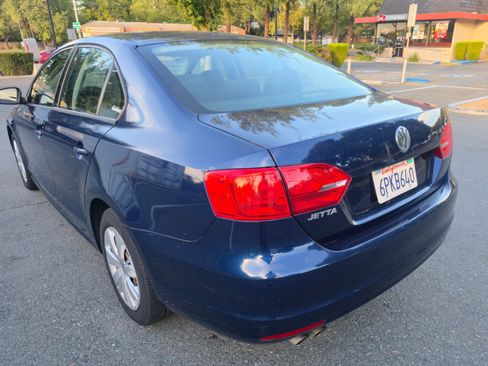 Used 2011 Volkswagen Jetta Sedan FWD image 7