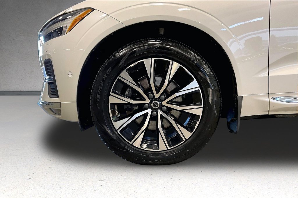 Certified 2023 Volvo XC60 B5 Plus w/ Climate Package AWD/4WD image 35