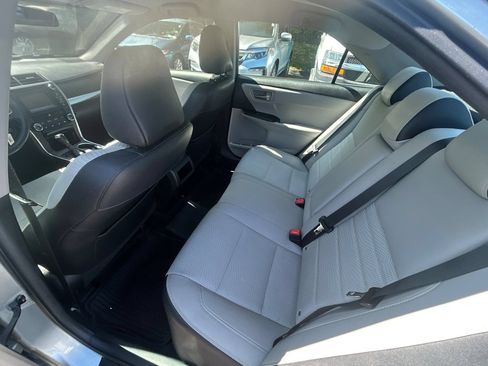 Used 2016 Toyota Camry SE FWD image 12