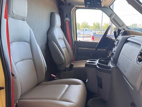 Used 2021 Ford E-450 and Econoline 450 Super Duty RWD image 12