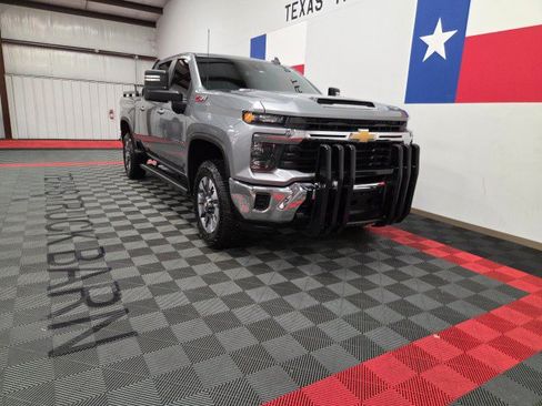 Used 2024 Chevrolet Silverado 2500 LT AWD/4WD image 15