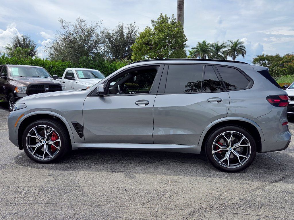 Used 2025 BMW X5 sDrive40i w/ M Sport Package RWD image 16