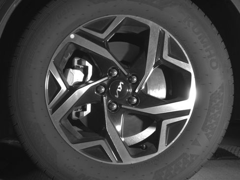 Used 2025 Kia Sportage LX FWD image 12