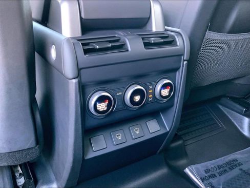 Used 2024 Land Rover Defender 110 SE image 35