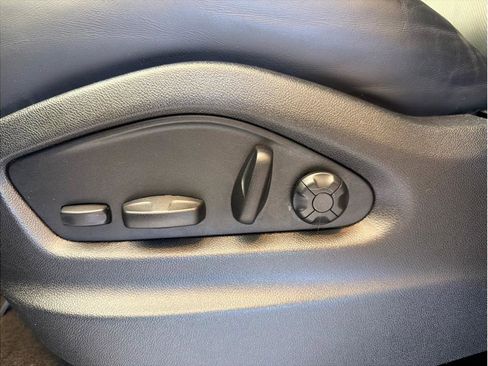 Used 2023 Porsche Cayenne AWD/4WD image 46