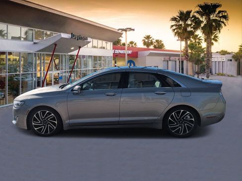Used 2020 Lincoln MKZ Reserve w/ Luxury Package FWD image 6