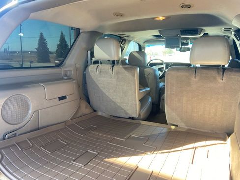 Used 2005 Chevrolet Tahoe Z71 w/ Preferred Equipment Group AWD/4WD image 23