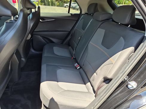 Used 2025 Kia Niro LX FWD image 28