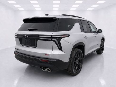 Used 2025 Chevrolet Traverse RS AWD/4WD image 8