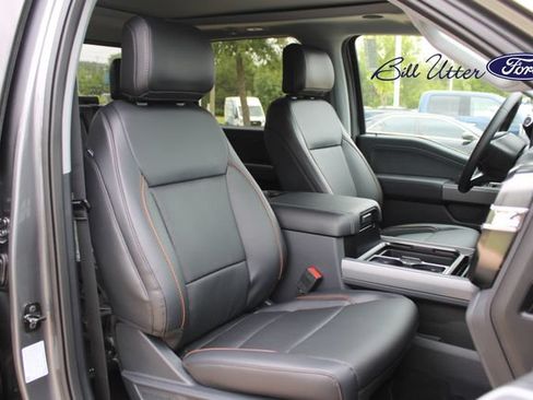 New 2026 Ford F250 Lariat w/ Black Appearance Package AWD/4WD image 7