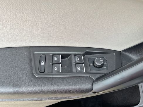 Used 2019 Volkswagen Tiguan SEL image 13