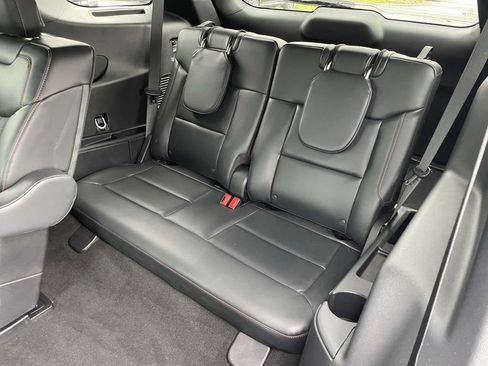 Used 2025 Ford Explorer ST-Line AWD/4WD image 3