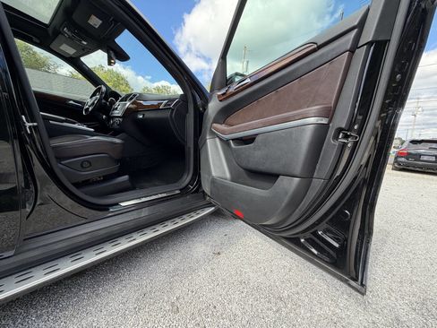 Used 2014 Mercedes-Benz GL 450 4MATIC image 16