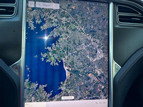 Used 2017 Tesla Model S 90D image 29