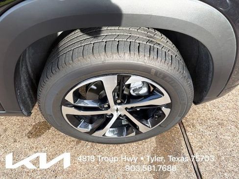 Used 2024 Chevrolet Trax RS FWD image 13