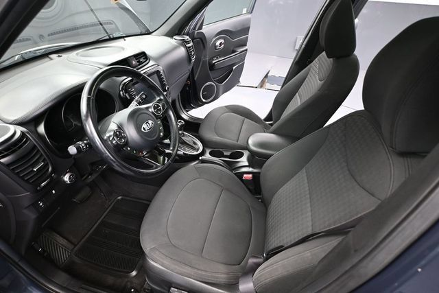 Used 2014 Kia Soul ! w/ Sun & Sound Package FWD image 16