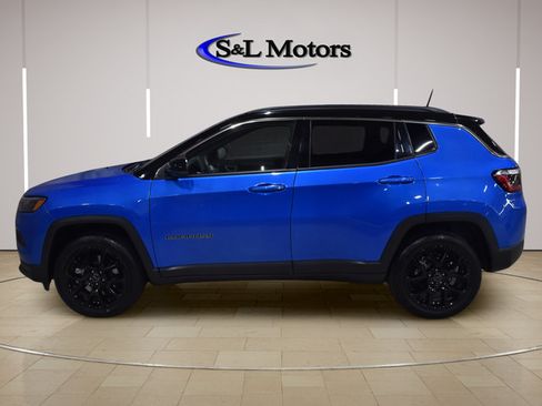 Used 2025 Jeep Compass Limited AWD/4WD image 4