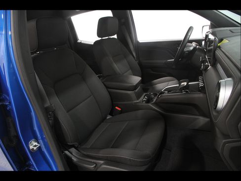 Used 2024 Chevrolet Colorado LT w/ LT Convenience Package II AWD/4WD image 19