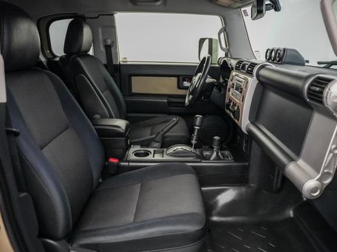 Used 2013 Toyota FJ Cruiser 4WD w/ Upgrade Pkg image 20