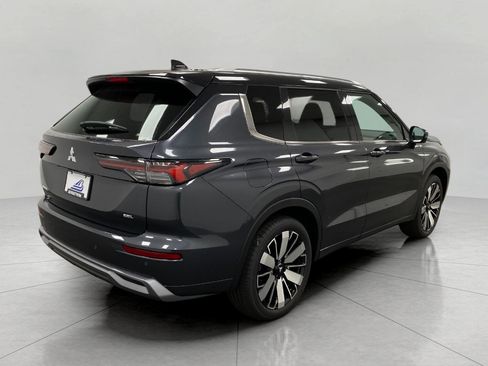 New 2025 Mitsubishi Outlander SEL image 3