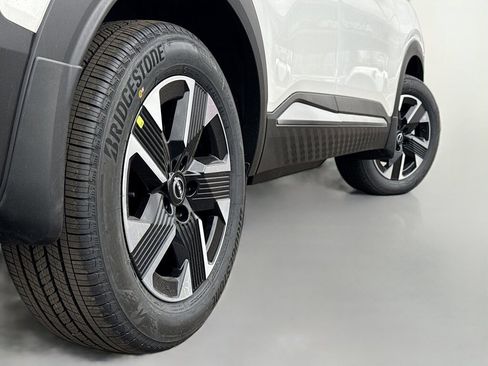 New 2026 Nissan Kicks SV image 12