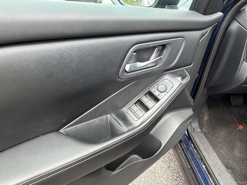 Used 2024 Nissan Rogue SV AWD/4WD image 15