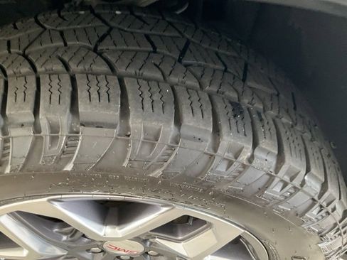 Used 2022 GMC Sierra 1500 SLT w/ SLT Premium Plus Package image 31