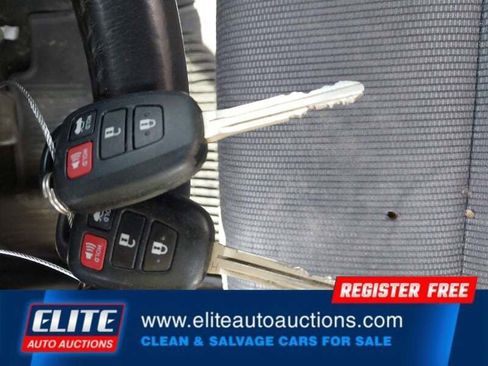 Used 2018 Toyota Corolla SE FWD image 21