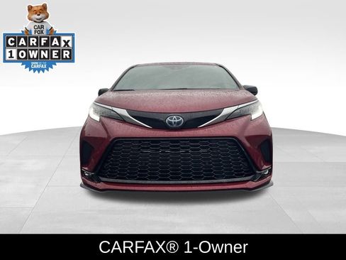 Used 2023 Toyota Sienna XSE image 2