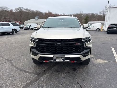 Used 2023 Chevrolet Tahoe Z71 w/ Z71 Off-Road Package AWD/4WD image 3