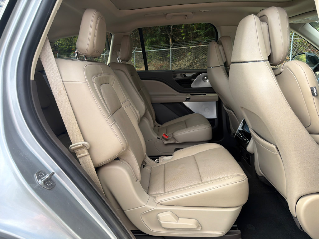 Used 2021 Lincoln Aviator Reserve w/ Equipment Group 201A RWD image 15