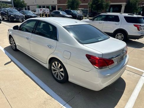 Used 2011 Toyota Avalon Limited FWD image 2