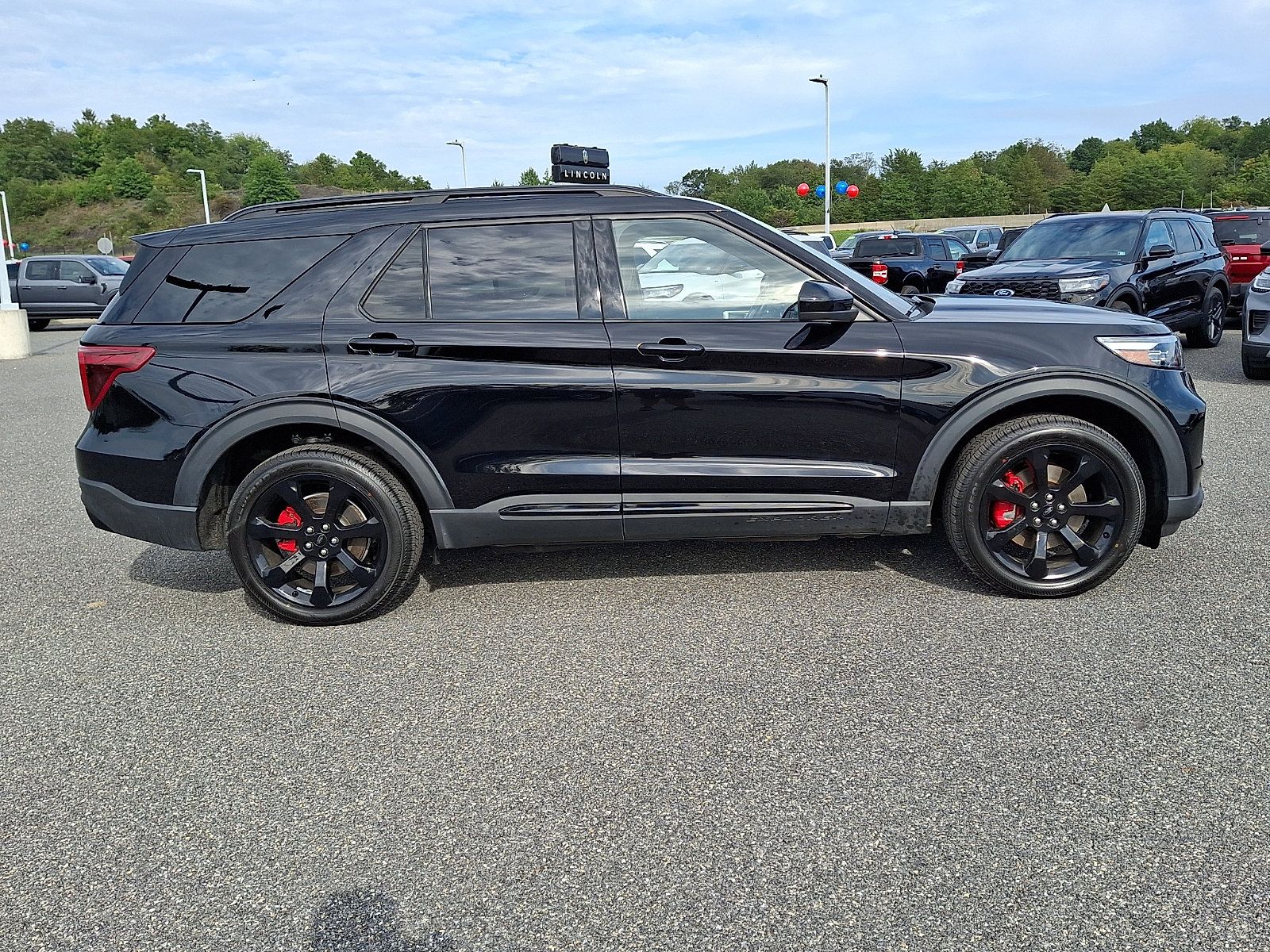 Certified 2022 Ford Explorer ST w/ ST Street Pack AWD/4WD image 8