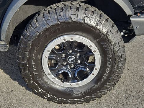Used 2022 Ford Bronco Badlands image 8
