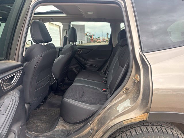 Used 2021 Subaru Forester Premium AWD/4WD image 6