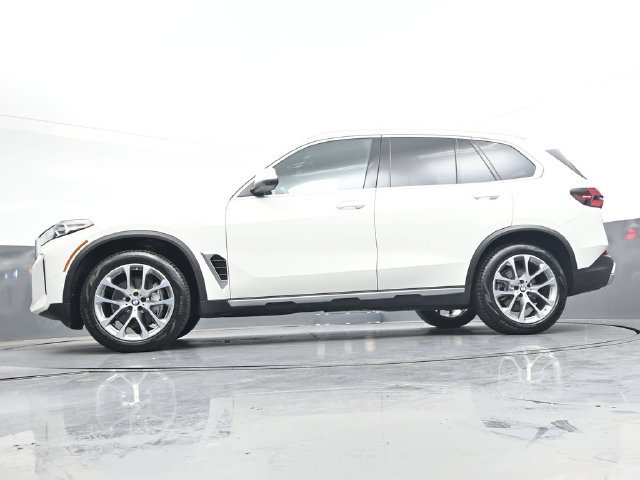 Certified 2024 BMW X5 xDrive40i w/ Parking Assistance Package AWD/4WD image 37