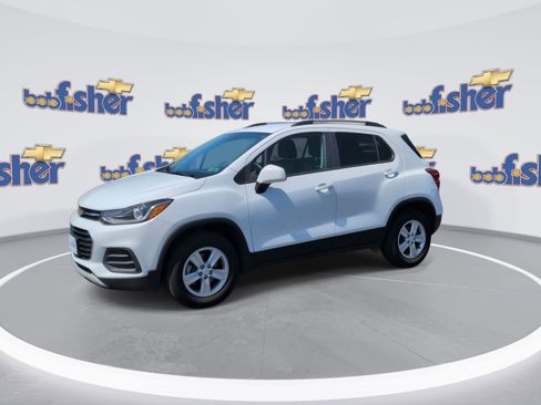 Used 2022 Chevrolet Trax LT w/ LT Convenience Package image 4