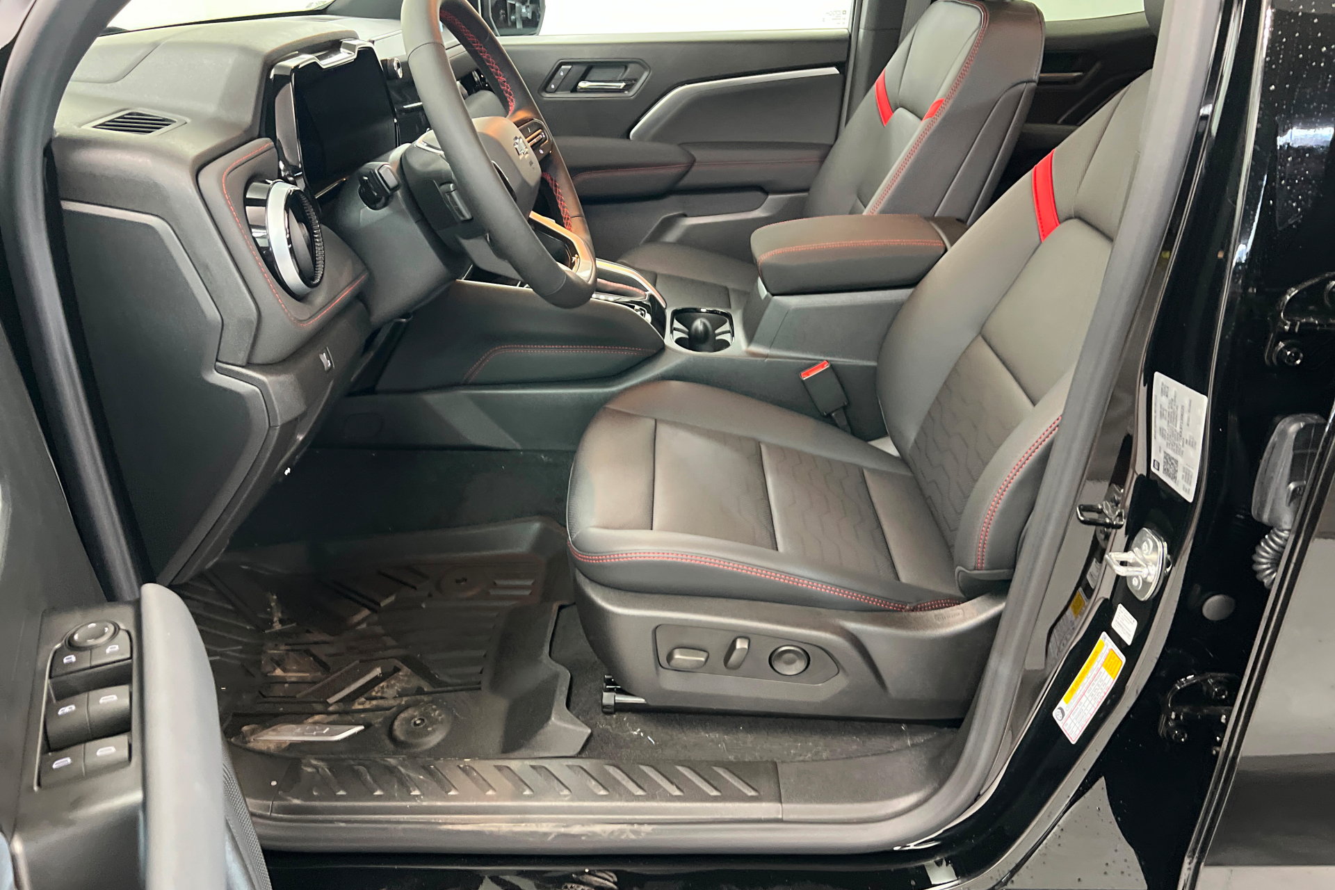 New 2026 Chevrolet Colorado Z71 w/ Technology Package AWD/4WD image 18