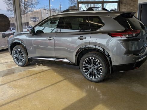 New 2026 Nissan Rogue Platinum image 6