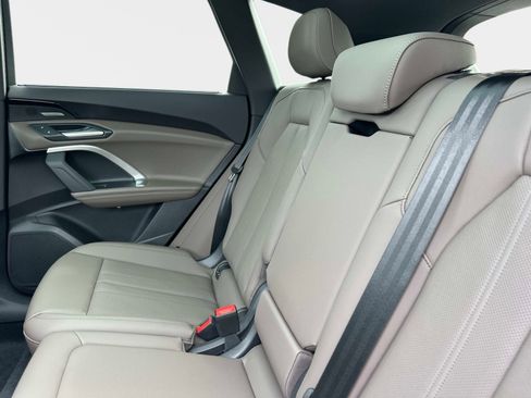 New 2025 Audi Q5 Prestige image 12