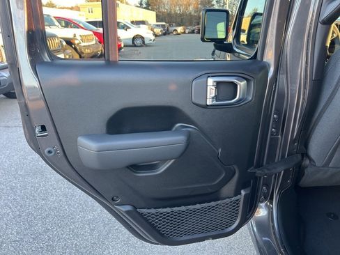 New 2026 Jeep Gladiator Sport image 16