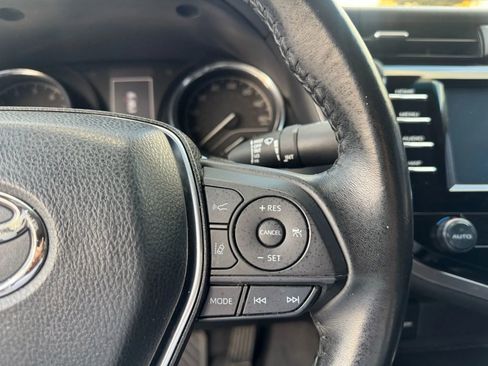 Used 2020 Toyota Camry SE image 17
