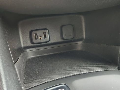 Certified 2018 Chevrolet Equinox LT FWD image 35
