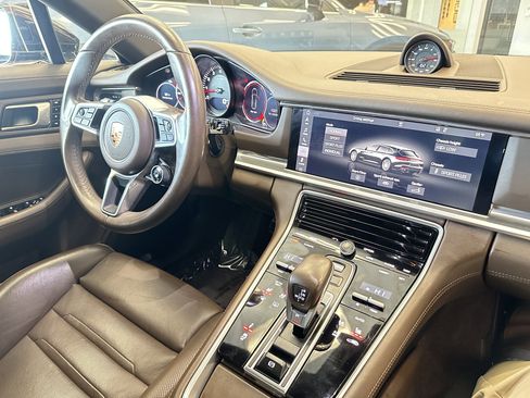 Used 2018 Porsche Panamera 4S image 10