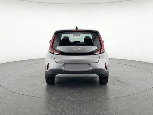 Used 2025 Kia Soul LX w/ LX Technology Package FWD image 6