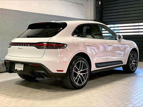 Used 2025 Porsche Macan image 17