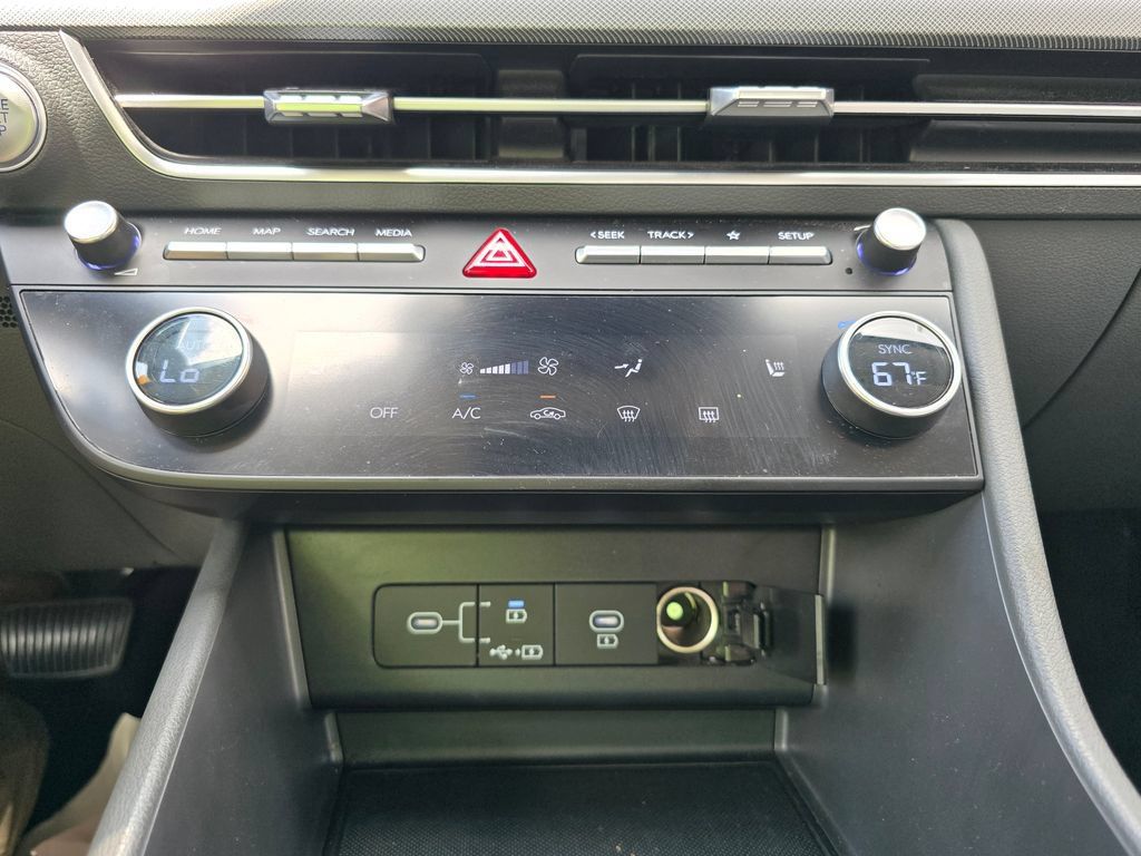 Used 2025 Hyundai Sonata SEL FWD image 30